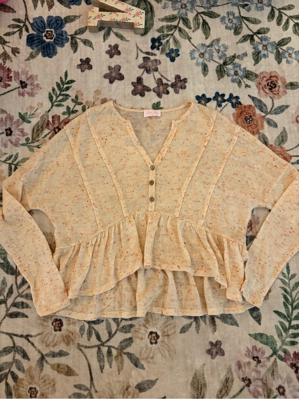 Pink Lily Speckled Cream Ruffle Hem V-Neck peplum Top
